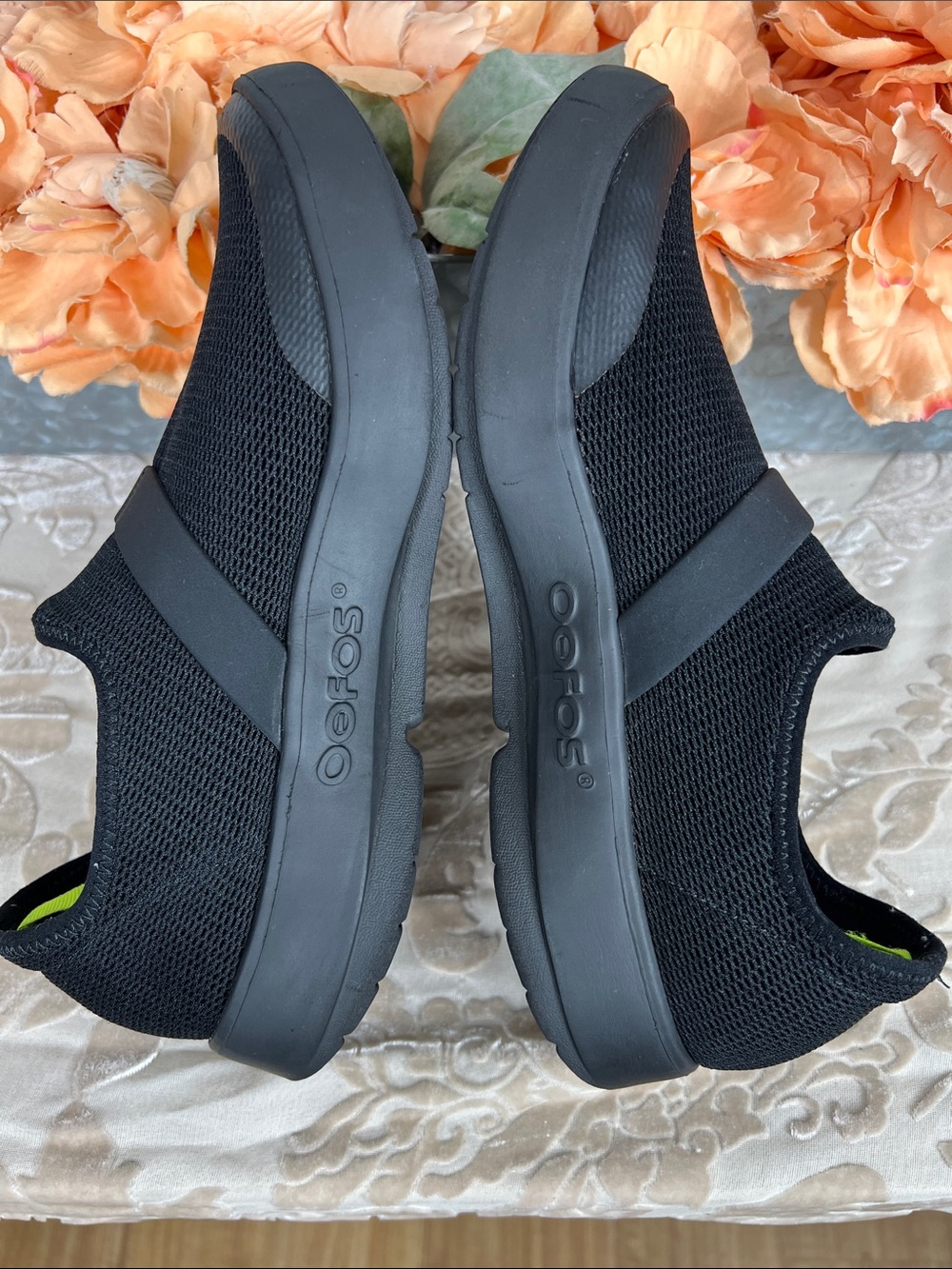 OOFOS Oomg Women Low Mesh Slip On Sneakers Shoe Black Size 9 - Picture 5 of 9